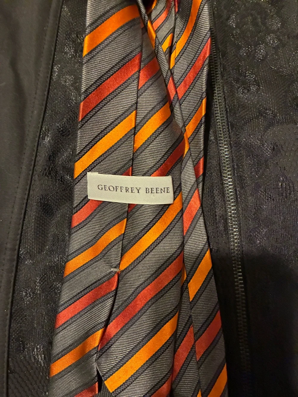 Geoffrey Beene Gray Tie with Orange & Red Diagonal Stripes - Picture 2 of 2